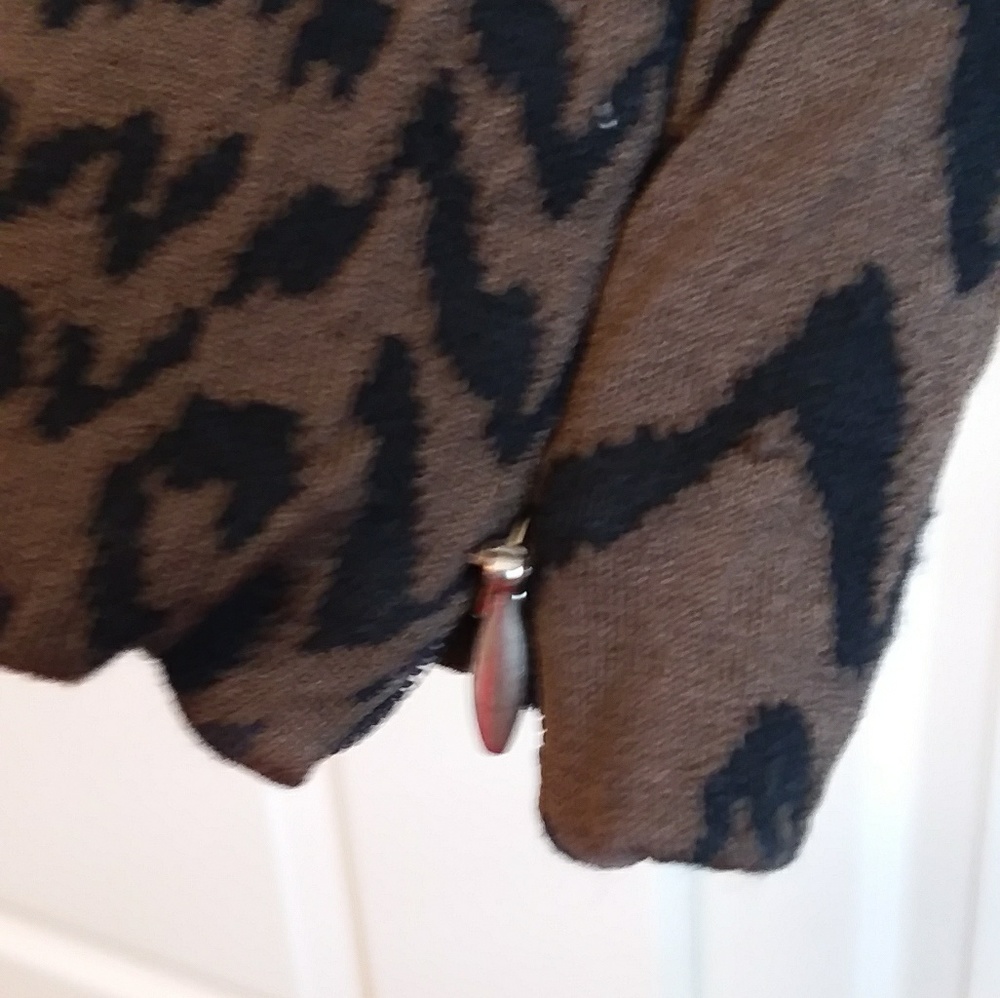 Lucy Medium Athletic Pullover - image 5